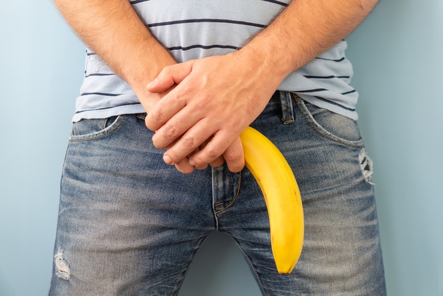 Vì sao yếu sinh lý ở nam giới ngày càng trẻ hóa?- Ảnh 1.