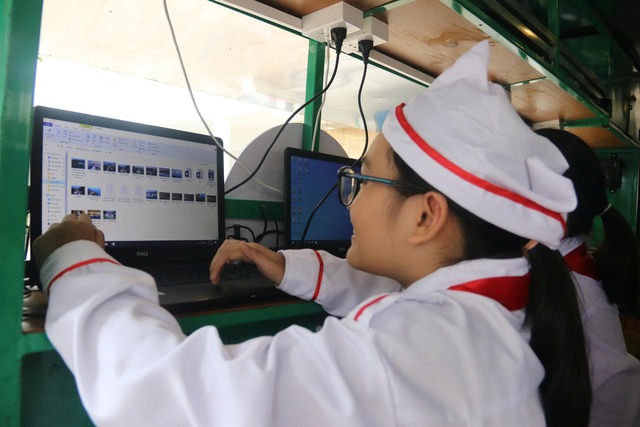 'Chuyến xe tri thức' lan tỏa văn hóa đọc tại Khánh Hòa- Ảnh 2.