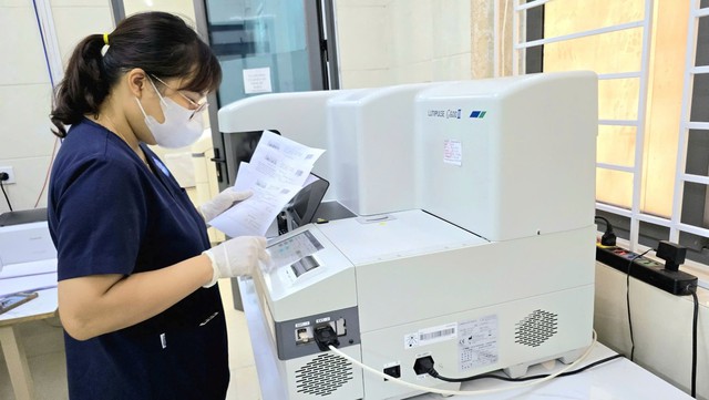 Bệnh viện Phổi Nghệ An làm chủ kỹ thuật xét nghiệm hiện đại, rút ngắn thời gian chẩn đoán và điều trị- Ảnh 3.