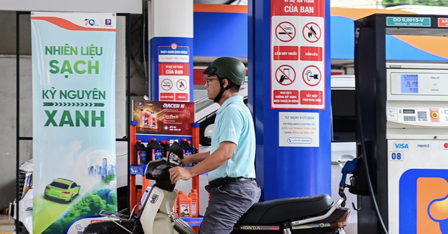 Xăng sinh học E10 bán đại trà từ hôm nay, Bộ Công thương khuyến cáo người dùng điều gì?- Ảnh 1.