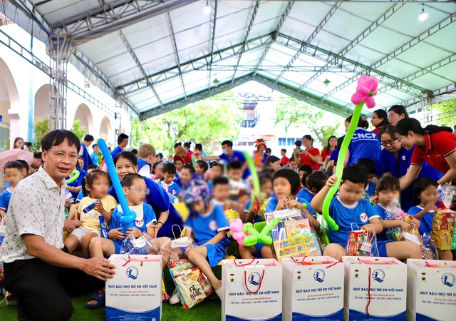 Trao yêu thương, tiếp nghị lực cho trẻ em khuyết tật nhân ngày Quốc tế Thiếu nhi 1/6- Ảnh 9.