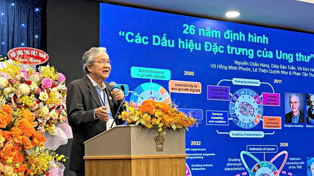 GS.TS Nguyễn Chấn Hùng - Người mở đường cho 'ung thư biết sớm trị lành' ở Việt Nam- Ảnh 3. GS.TS Nguyễn Chấn Hùng - Người mở đường cho 'ung thư biết sớm trị lành' ở Việt Nam- Ảnh 3.