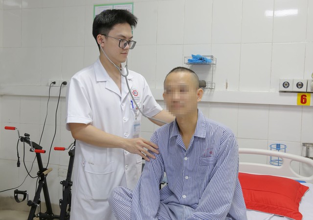 Ngừng tim khi chơi thể thao, người đàn ông 42 tuổi hồi phục kỳ diệu- Ảnh 2. Ngừng tim khi chơi thể thao, người đàn ông 42 tuổi hồi phục kỳ diệu- Ảnh 2.