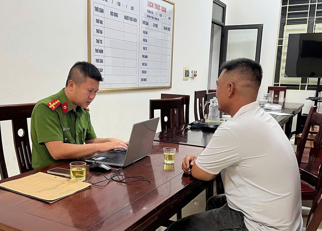 Bé trai 10 tuổi chi chít vết bầm trên người, người cha khai 'đánh để dạy dỗ'- Ảnh 1. Bé trai 10 tuổi chi chít vết bầm trên người, người cha khai 'đánh để dạy dỗ'- Ảnh 1.