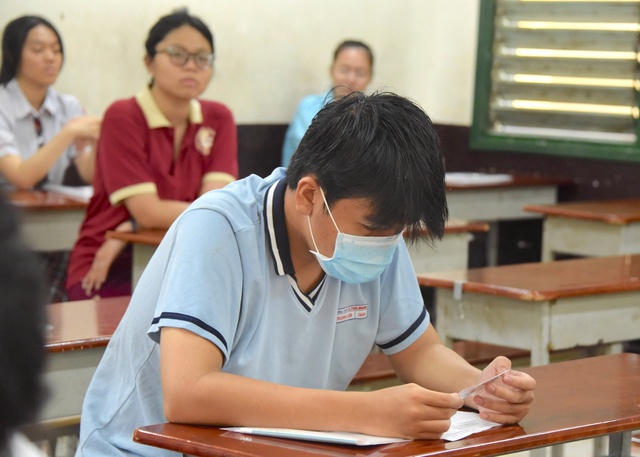 Hơn 142.000 thí sinh tại TPHCM sẵn sàng bước vào kỳ thi tốt nghiệp THPT- Ảnh 5. Hơn 142.000 thí sinh tại TPHCM sẵn sàng bước vào kỳ thi tốt nghiệp THPT- Ảnh 5.