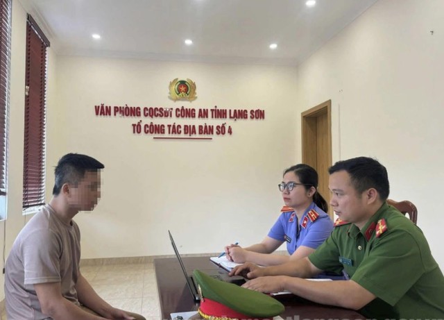 Đi bộ qua đường gây tai nạn, người đàn ông bị khởi tố- Ảnh 1. Đi bộ qua đường gây tai nạn, người đàn ông bị khởi tố- Ảnh 1.