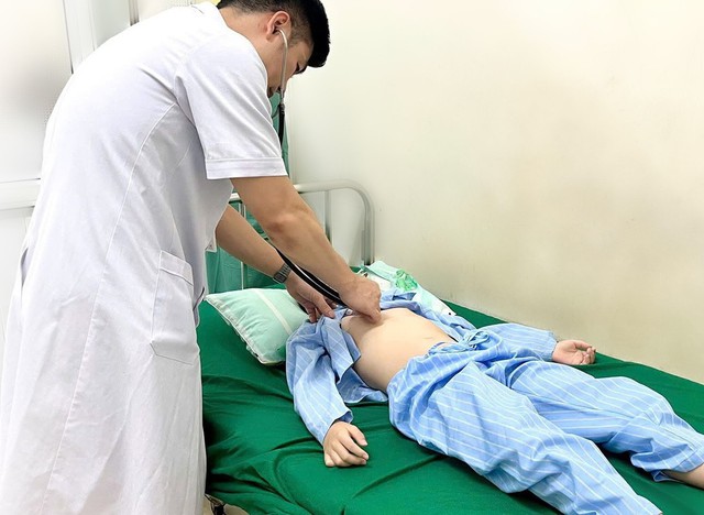 Chiếc răng 'đi lạc' vào phế quản, bé trai 9 tuổi phải nội soi cấp cứu- Ảnh 2. Chiếc răng 'đi lạc' vào phế quản, bé trai 9 tuổi phải nội soi cấp cứu- Ảnh 2.