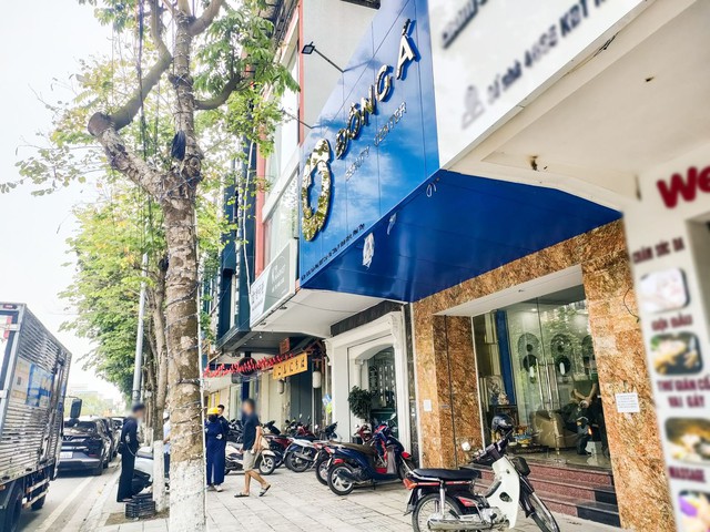 Khởi tố đường dây giả bác sĩ thẩm mỹ: Học hết lớp 9, làm shipper vẫn tham gia điều trị cho khách- Ảnh 2.