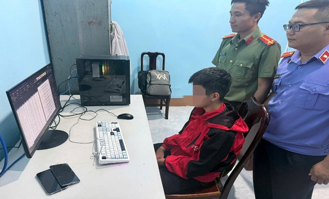 Nam sinh lớp 10 xâm nhập hệ thống tiêm chủng quốc gia, bán khoảng 20 triệu dữ liệu cá nhân- Ảnh 1. Nam sinh lớp 10 xâm nhập hệ thống tiêm chủng quốc gia, bán khoảng 20 triệu dữ liệu cá nhân- Ảnh 1.