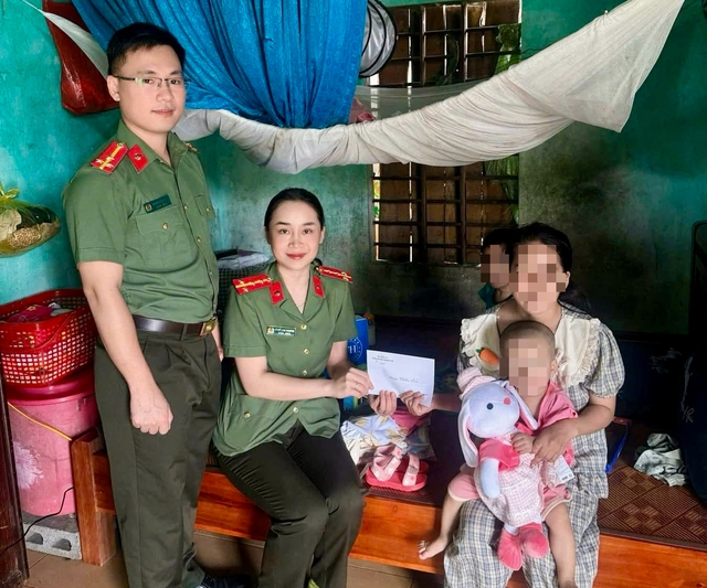 Tình trạng của cháu bé bị mẹ và cậu tâm thần gây hại- Ảnh 3. Tình trạng của cháu bé bị mẹ và cậu tâm thần gây hại- Ảnh 3.