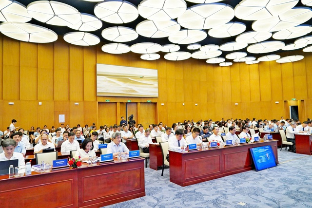Phải chuyển từ khai thác tài nguyên sang tạo ra giá trị gia tăng để phát triển- Ảnh 2. Phải chuyển từ khai thác tài nguyên sang tạo ra giá trị gia tăng để phát triển- Ảnh 2.