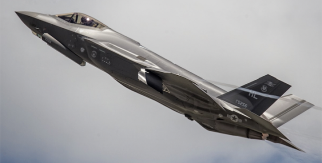 Iran tung đòn tên lửa nhắm thẳng nơi trú ẩn của F-35 Mỹ- Ảnh 1. Iran tung đòn tên lửa nhắm thẳng nơi trú ẩn của F-35 Mỹ- Ảnh 1.