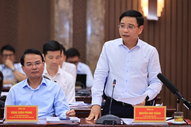 Thủ tướng: Phấn đấu 100% bệnh viện ở Hà Nội triển khai bệnh án điện tử- Ảnh 4. Thủ tướng: Phấn đấu 100% bệnh viện ở Hà Nội triển khai bệnh án điện tử- Ảnh 4.