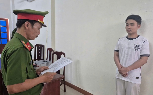 Nhân viên Thế giới di động chiếm đoạt 84 điện thoại bán lấy tiền đầu tư Bitcoin và đánh bạc - Ảnh 1.