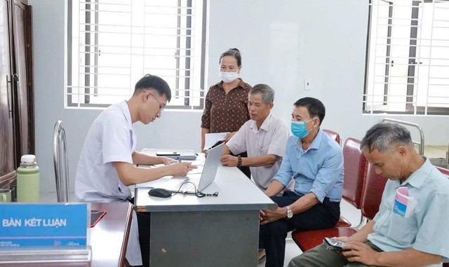 Khám sàng lọc tại cộng đồng, phát hiện gần 90 trường hợp đái tháo đường mắc mới ở Nghệ An- Ảnh 2. Khám sàng lọc tại cộng đồng, phát hiện gần 90 trường hợp đái tháo đường mắc mới ở Nghệ An- Ảnh 2.