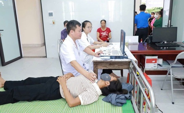 Khám sàng lọc tại cộng đồng, phát hiện gần 90 trường hợp đái tháo đường mắc mới ở Nghệ An- Ảnh 3. Khám sàng lọc tại cộng đồng, phát hiện gần 90 trường hợp đái tháo đường mắc mới ở Nghệ An- Ảnh 3.