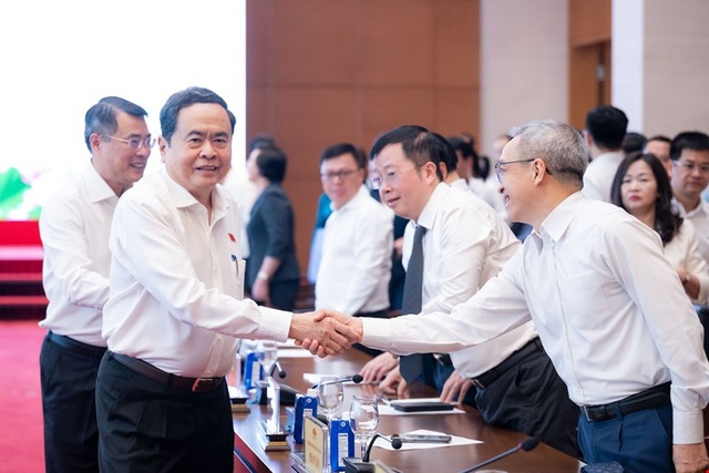 Chủ tịch Quốc hội và Thủ tướng Chính phủ gặp mặt Lãnh đạo các cơ quan báo chí- Ảnh 1. Chủ tịch Quốc hội và Thủ tướng Chính phủ gặp mặt Lãnh đạo các cơ quan báo chí- Ảnh 1.