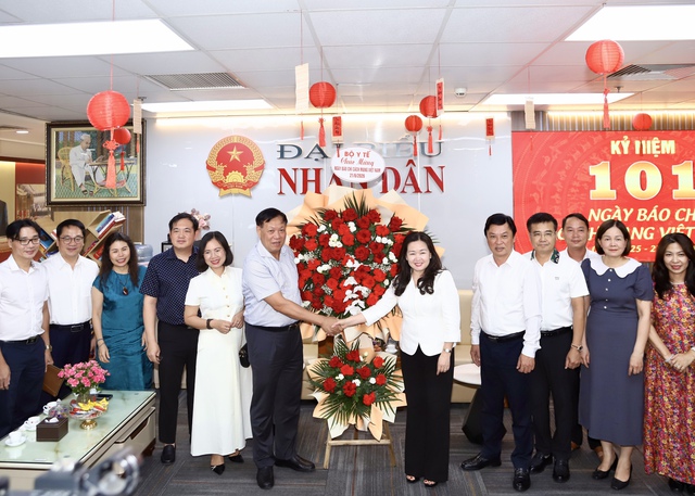Thứ trưởng Đỗ Xuân Tuyên thăm, chúc mừng các cơ quan báo chí nhân Kỷ niệm 101 năm Ngày Báo chí Cách mạng Việt Nam- Ảnh 2. Thứ trưởng Đỗ Xuân Tuyên thăm, chúc mừng các cơ quan báo chí nhân Kỷ niệm 101 năm Ngày Báo chí Cách mạng Việt Nam- Ảnh 2.