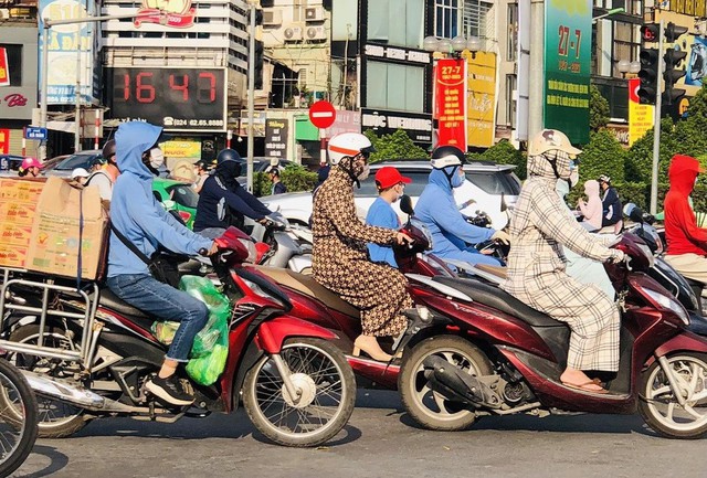 Miền Trung nắng nóng gay gắt kéo dài trên 39 độ C - Ảnh 1.