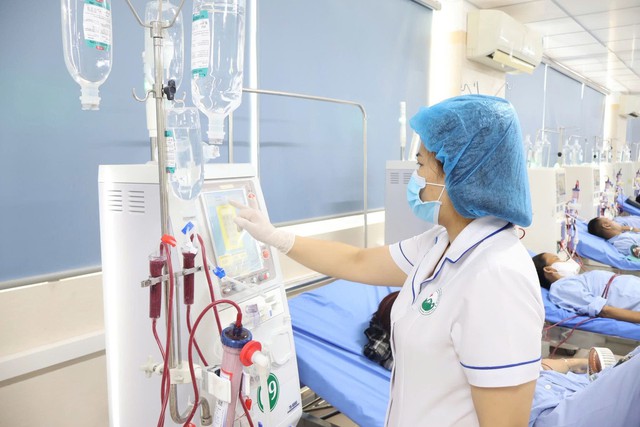 Hà Nội thông qua loạt chính sách đột phá phát triển y tế, hỗ trợ bác sĩ tới 20 triệu đồng/tháng- Ảnh 2. Hà Nội thông qua loạt chính sách đột phá phát triển y tế, hỗ trợ bác sĩ tới 20 triệu đồng/tháng- Ảnh 2.