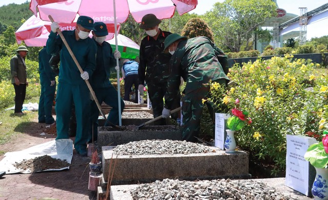 Huế triển khai lấy mẫu, số hóa thông tin 1.456 hài cốt liệt sĩ- Ảnh 1. Huế triển khai lấy mẫu, số hóa thông tin 1.456 hài cốt liệt sĩ- Ảnh 1.
