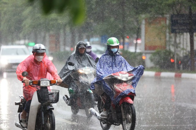 Miền Bắc mưa lớn diện rộng, cảnh báo ngập úng nhiều khu vực- Ảnh 1.