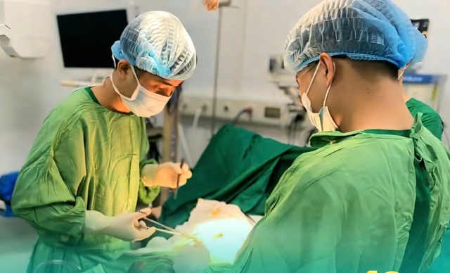 Cứu sống bệnh nhân sốc mất máu do đa chấn thương bụng sau tai nạn giao thông - Ảnh 1. Cứu sống bệnh nhân sốc mất máu do đa chấn thương bụng sau tai nạn giao thông - Ảnh 1.