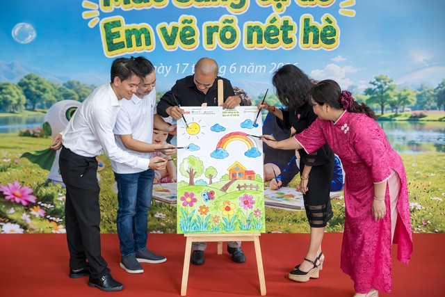 Phát động cuộc thi vẽ tranh dành cho thiếu nhi nhân dịp hè- Ảnh 1. Phát động cuộc thi vẽ tranh dành cho thiếu nhi nhân dịp hè- Ảnh 1.