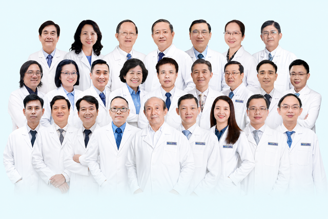 Bác sĩ Bệnh viện Tâm Anh tiếp tục lập kỷ lục về phẫu thuật robot - Ảnh 2.