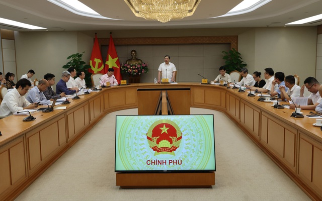 Phó Thủ tướng: Khẩn trương hoàn thiện các nghị định hướng dẫn Luật Hàng không dân dụng - Ảnh 1.
