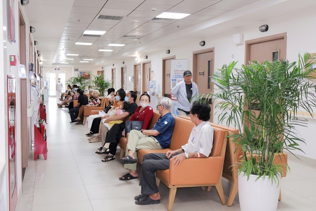 2.000 người dân Cần Thơ tham gia chương trình khám sức khỏe toàn dân của Vinmec- Ảnh 2.