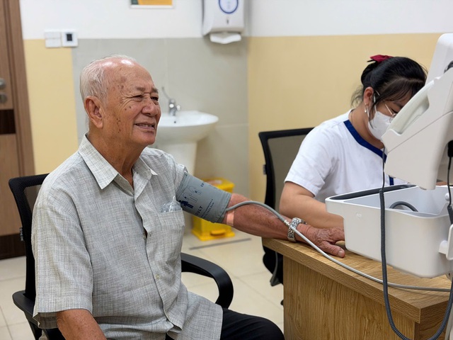 2.000 người dân Cần Thơ tham gia chương trình khám sức khỏe toàn dân của Vinmec- Ảnh 3.