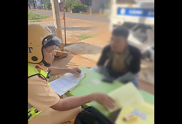 Từng trả giá bằng án tù vì rượu bia, người đàn ông vẫn tái phạm nồng độ cồn - Ảnh 2. Từng trả giá bằng án tù vì rượu bia, người đàn ông vẫn tái phạm nồng độ cồn - Ảnh 1.