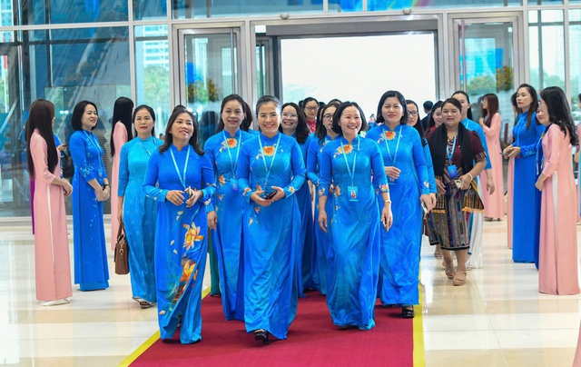Chủ tịch Quốc hội Trần Thanh Mẫn dự Đại hội đại biểu Phụ nữ toàn quốc- Ảnh 6. Chủ tịch Quốc hội Trần Thanh Mẫn dự Đại hội đại biểu Phụ nữ toàn quốc- Ảnh 6.