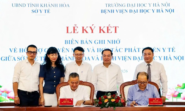 Khánh Hòa hợp tác với Bệnh viện Đại học Y Hà Nội hướng tới nâng cao chất lượng y tế- Ảnh 1. Khánh Hòa hợp tác với Bệnh viện Đại học Y Hà Nội hướng tới nâng cao chất lượng y tế- Ảnh 1.