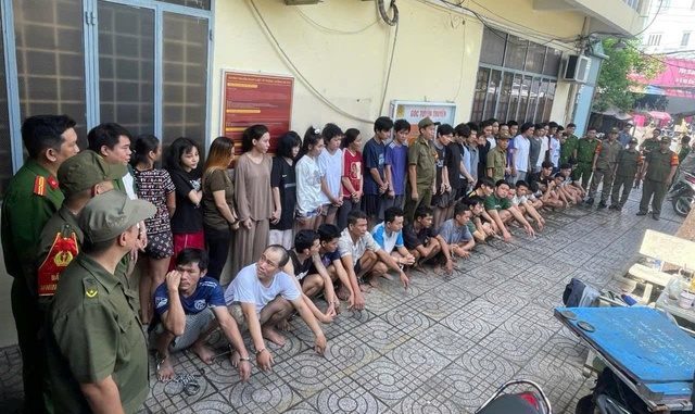 TPHCM: Bóc gỡ đường dây ma túy hoạt động qua mạng xã hội, xử lý 53 đối tượng - Ảnh 1.