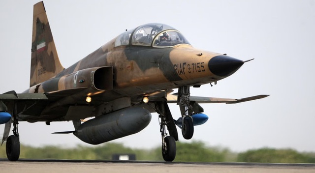 Phi đội F-5 Iran tiết lộ cách đột kích khiến căn cứ Mỹ tại Kuwait 'trở tay không kịp'- Ảnh 1. Phi đội F-5 Iran tiết lộ cách đột kích khiến căn cứ Mỹ tại Kuwait 'trở tay không kịp'- Ảnh 1.