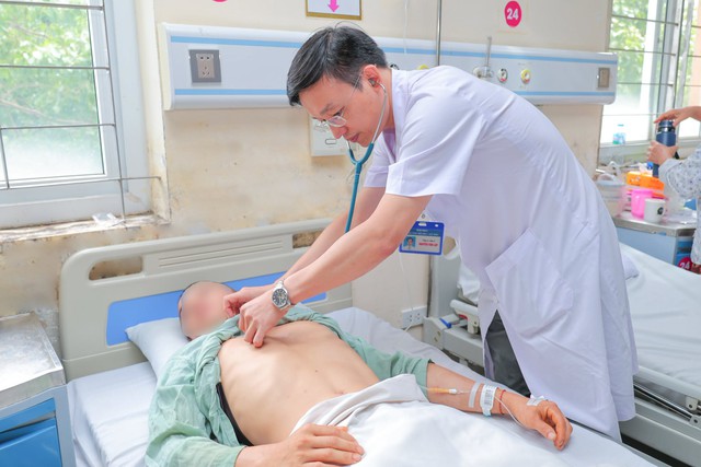Lao động nhiều giờ dưới nắng nóng, thanh niên 25 tuổi bị tổn thương - Ảnh 1.