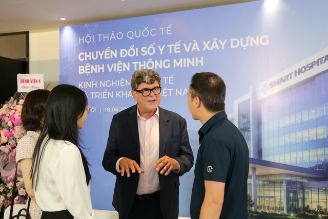 Frank Hester: ‘Bệnh án điện tử là viên gạch đầu tiên để xây dựng nền y tế thông minh’- Ảnh 2. Frank Hester: ‘Bệnh án điện tử là viên gạch đầu tiên để xây dựng nền y tế thông minh’- Ảnh 2.