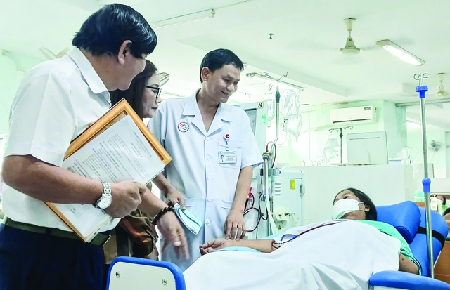 Sự lan tỏa của báo chí hiện đại giúp thầy thuốc được tiếp thêm sức mạnh tinh thần - Ảnh 2.