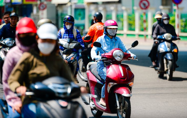 Nắng nóng gia tăng khu vực đồng bằng Bắc Bộ và Trung Bộ- Ảnh 1. Nắng nóng gia tăng khu vực đồng bằng Bắc Bộ và Trung Bộ- Ảnh 1.