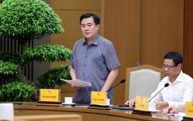 Thứ trưởng Bộ Công Thương: Sau 1 ngày chuyển đổi, sức mua xăng E10 tương đương xăng khoáng- Ảnh 1. Thứ trưởng Bộ Công Thương: Sau 1 ngày chuyển đổi, sức mua xăng E10 tương đương xăng khoáng- Ảnh 1.