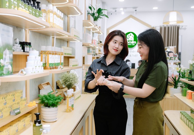 Cỏ Mềm và xu hướng làm đẹp gắn với sức khỏe cộng đồng- Ảnh 1. Cỏ Mềm và xu hướng làm đẹp gắn với sức khỏe cộng đồng- Ảnh 1.