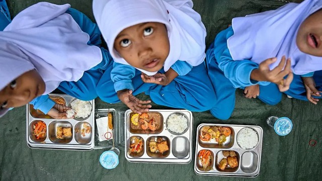 Tham vọng về suất ăn miễn phí cho 80 triệu người Indonesia biến thành thảm họa- Ảnh 2.