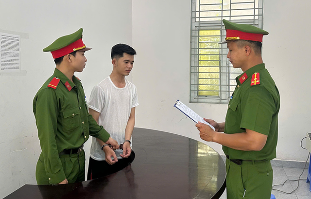 Bắt quản lý quán Phố Hòa Xuân chiếm đoạt gần 900 triệu đồng- Ảnh 1.