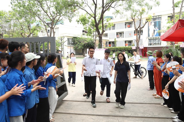 Ban chấm thi lớp 10 Hà Nội thống nhất phương án xử lý linh hoạt các tình huống phát sinh đảm bảo quyền lợi thí sinh- Ảnh 1.