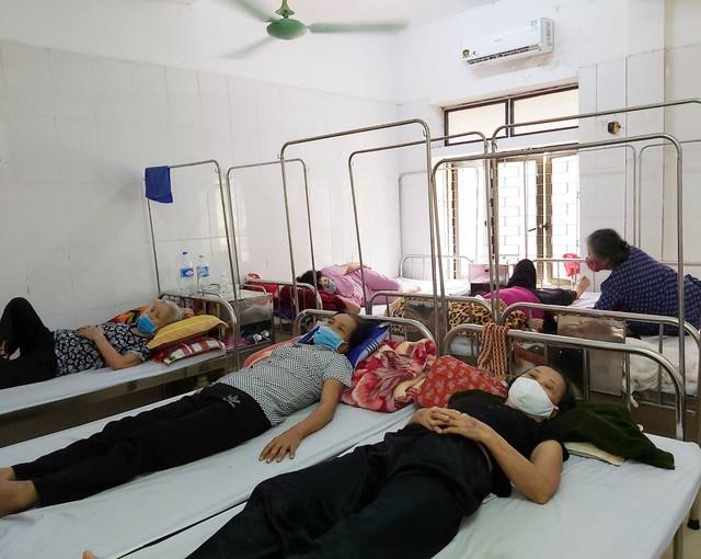 Hà Tĩnh chủ động bảo vệ người bệnh trong mùa nắng nóng- Ảnh 2.
