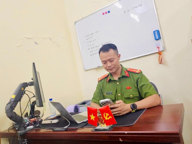 Gần dân từ không gian số:
Kỳ 1: Phía sau video triệu view của 'đạo diễn áo xanh'- Ảnh 3.