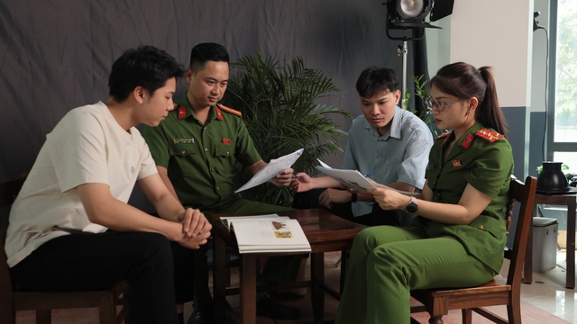 Gần dân từ không gian số:
Kỳ 1: Phía sau video triệu view của 'đạo diễn áo xanh'- Ảnh 2.