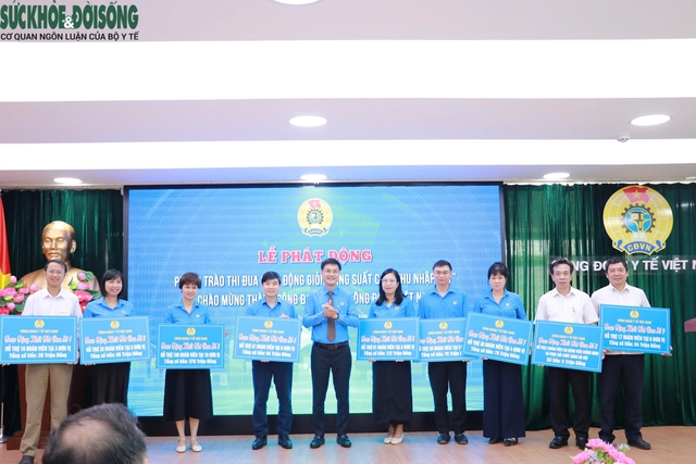Công đoàn Y tế Việt Nam phát động phong trào thi đua 'Lao động giỏi, năng suất cao, thu nhập tốt'- Ảnh 4. Công đoàn Y tế Việt Nam phát động phong trào thi đua 'Lao động giỏi, năng suất cao, thu nhập tốt'- Ảnh 4.